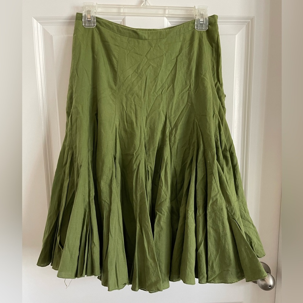 Odille (Anthropologie) Pleated Midi Skirt. Green, Size 0.